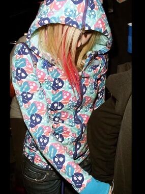 (ISO) do not buy this!! I’m looking for this jacket and I really want it